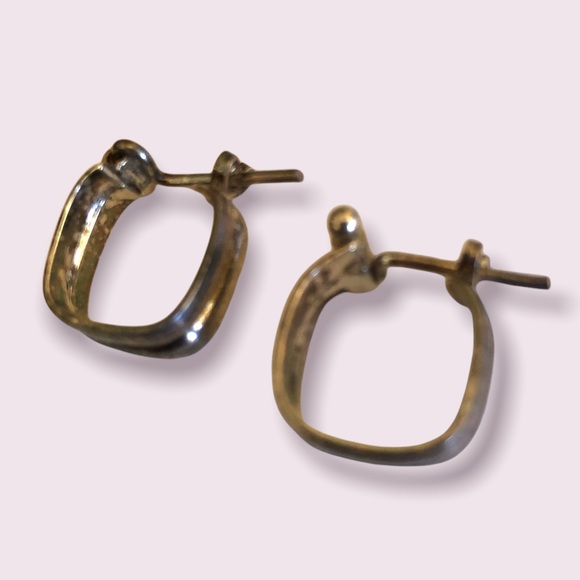 Vintage Rustic Square Hoop Earrings - Picture 4 of 4